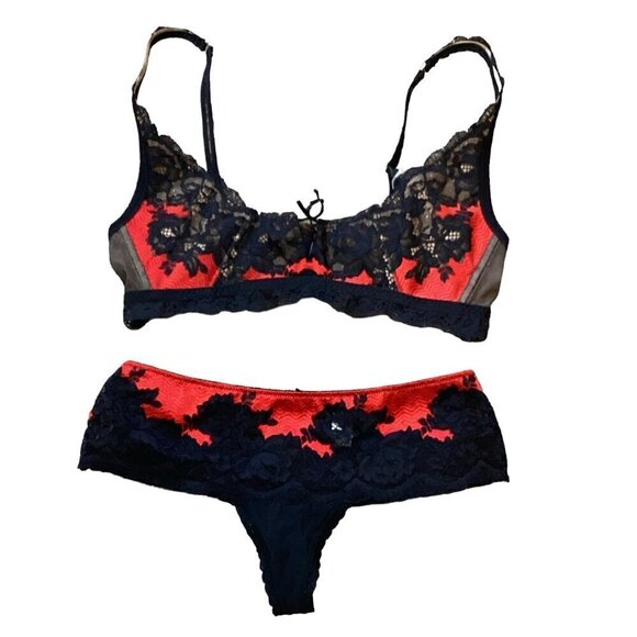Victoria's Secret 2-Piece Demi Lace Bra & Panty Set Sz M Red & Black 286i - Picture 2 of 10